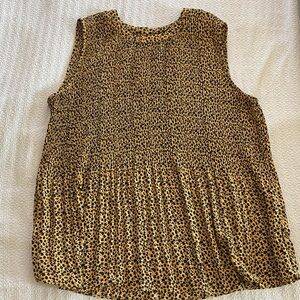 Adrianna Papell floral pleated top L, EUC,